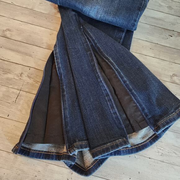 Universal Thread Adaptive Mid Rise Bootcut Jeans in Dk Blue Wash Size 12 NWT - Picture 8 of 12